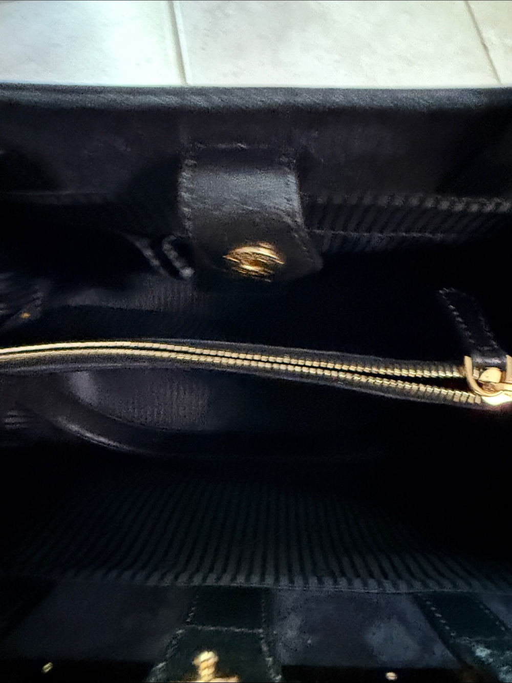 Fendi 2Jours Black Leather Top-Handle Tote - Picture 7 of 9